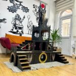 Sauron Eye Kaninchenhaus – 3-stöckiges Kaninchenschloss inspiriert von Mittelerde – Großes Design-Kaninchenheim mit mystischer Optik – Für Innenbereich, aus MDF, Handgefertigt